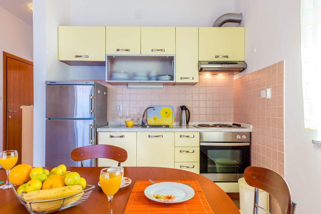 לון Apartments Ivan מראה חיצוני תמונה