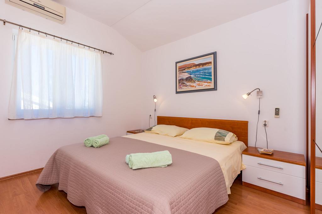 לון Apartments Ivan מראה חיצוני תמונה