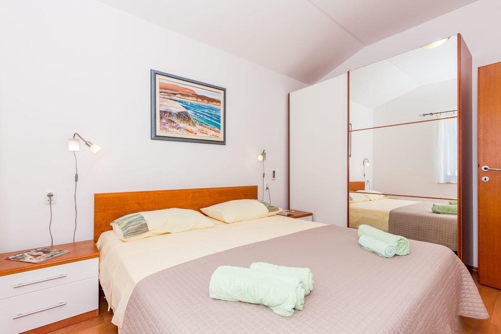 לון Apartments Ivan מראה חיצוני תמונה